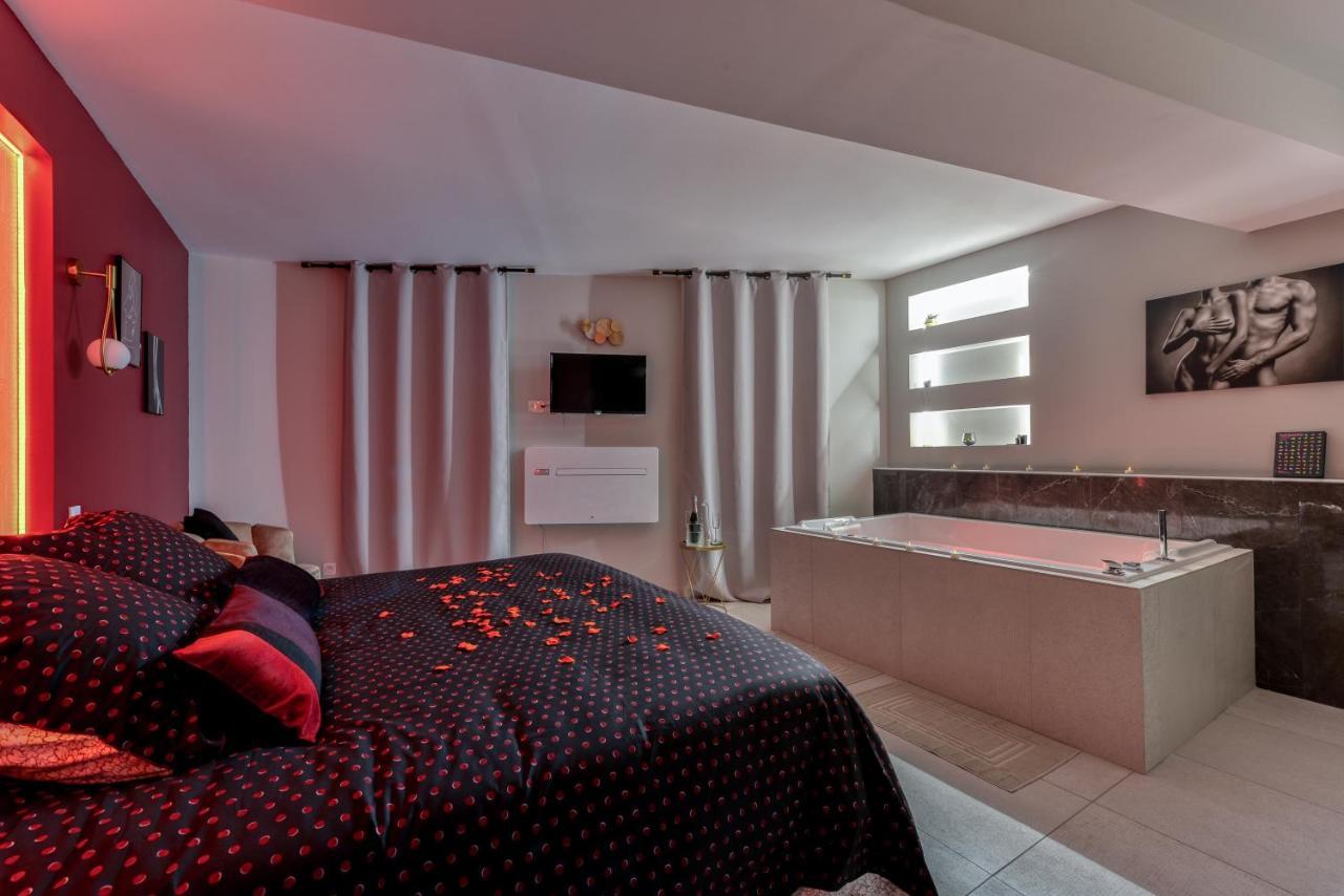 Les Gites De Laure - O Lit Divin, Instant De Volupte, Balneo Sauna, Climatisation, Netflix, 160M De La Cite Medievale Carcassonne Bagian luar foto