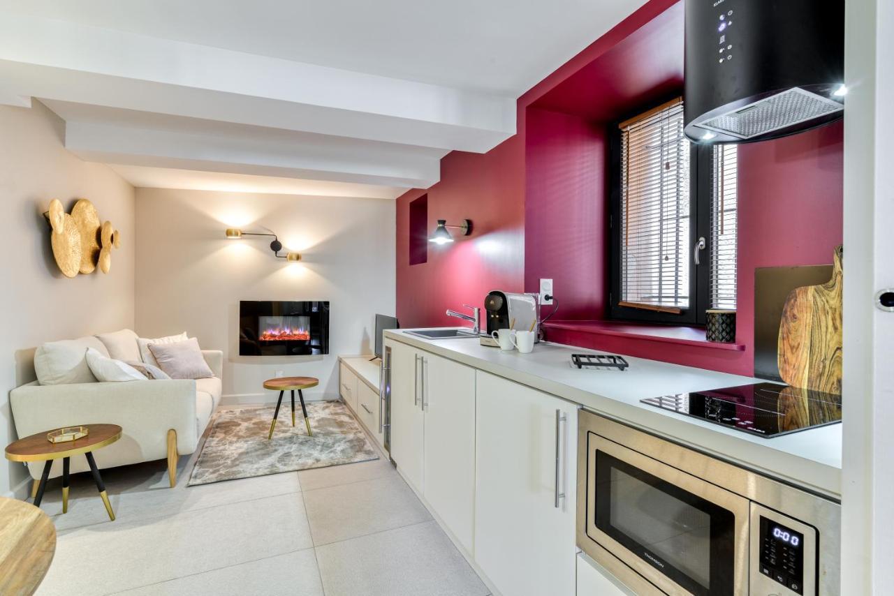 Les Gites De Laure - O Lit Divin, Instant De Volupte, Balneo Sauna, Climatisation, Netflix, 160M De La Cite Medievale Carcassonne Bagian luar foto