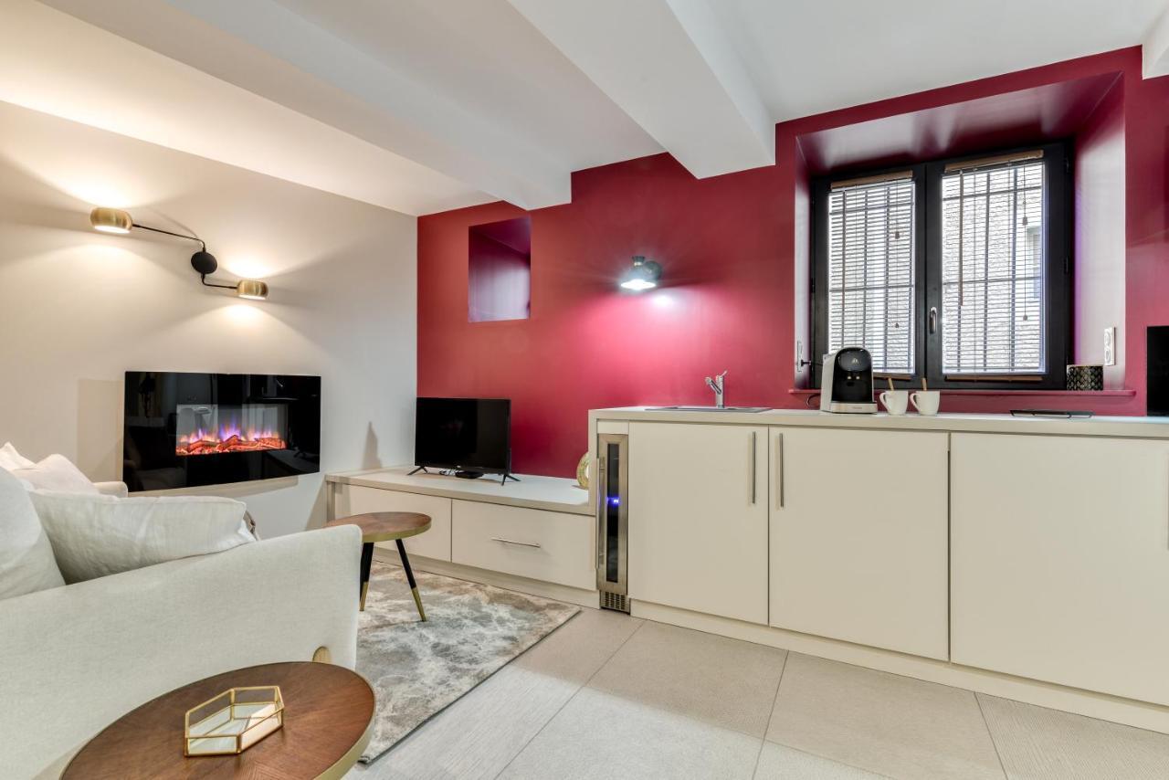Les Gites De Laure - O Lit Divin, Instant De Volupte, Balneo Sauna, Climatisation, Netflix, 160M De La Cite Medievale Carcassonne Bagian luar foto