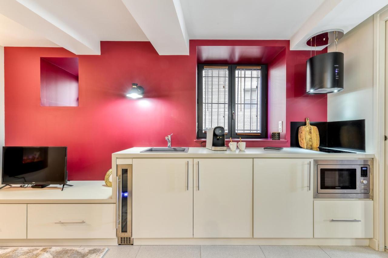 Les Gites De Laure - O Lit Divin, Instant De Volupte, Balneo Sauna, Climatisation, Netflix, 160M De La Cite Medievale Carcassonne Bagian luar foto