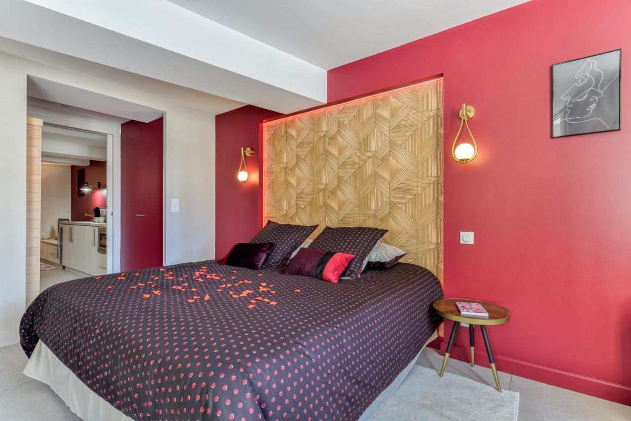 Les Gites De Laure - O Lit Divin, Instant De Volupte, Balneo Sauna, Climatisation, Netflix, 160M De La Cite Medievale Carcassonne Bagian luar foto